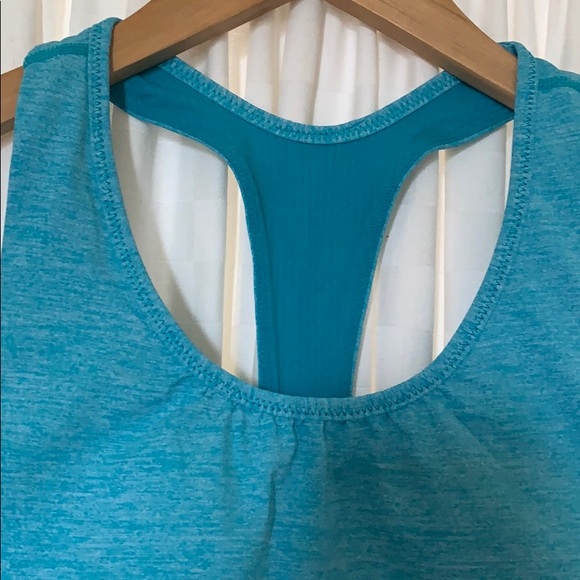 Lululemon tank - Picture 5 of 7